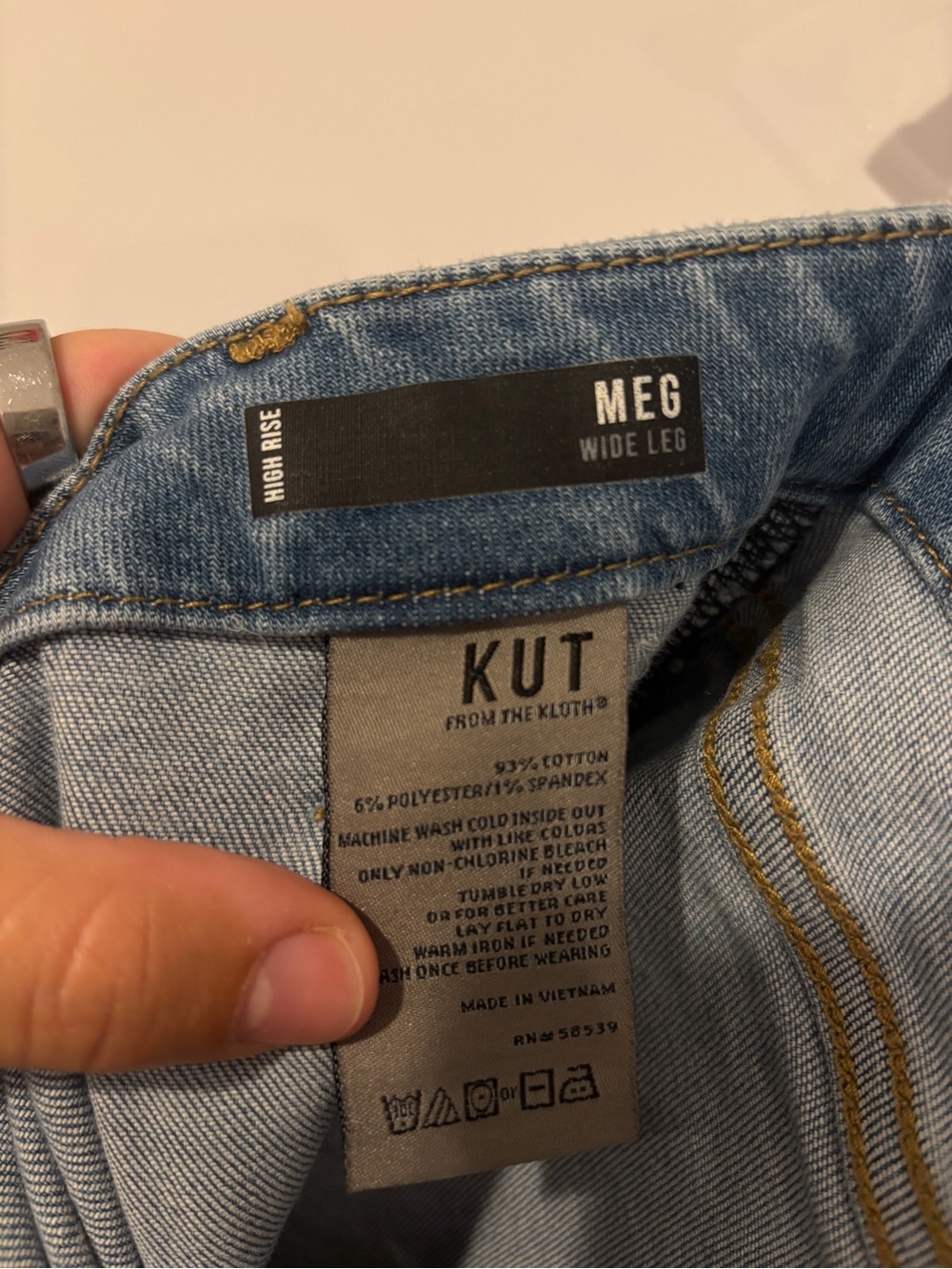 Kut from the Kloth Light Wash Wide-Leg Jeans - Picture 4 of 4